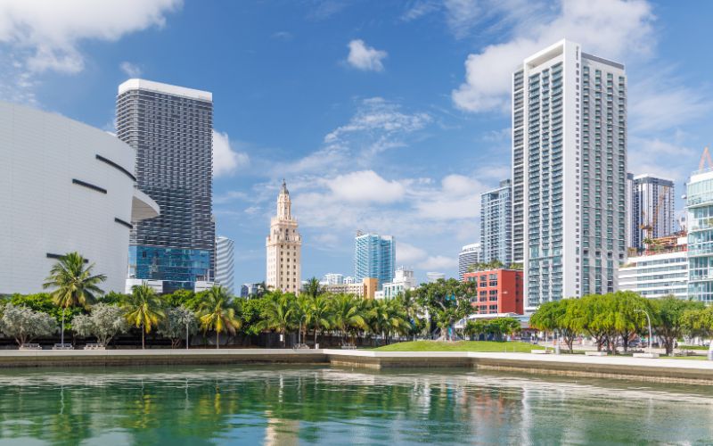 miami-luxe-design-invest-02